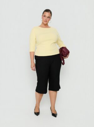 Alternative view of Samaira Capri Pant Black Curve
